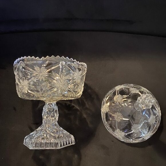 Flower Pattern Footed Candy Dish with Lid - Picture 3 of 4